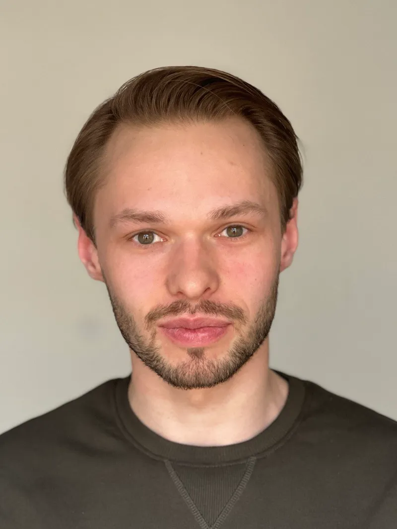 Артём Гусельников